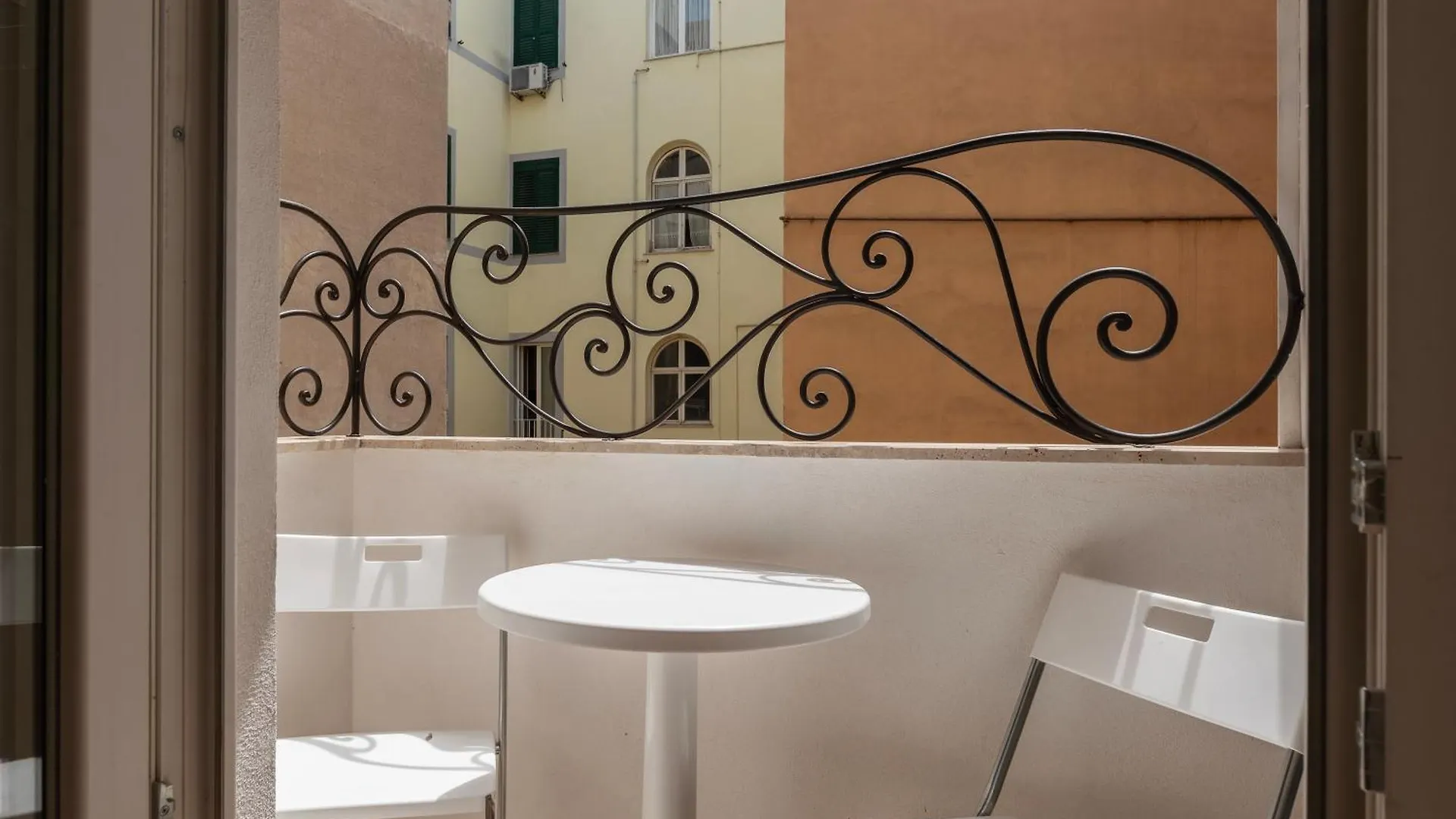 Rome Huge & Cozy Apartment Italy