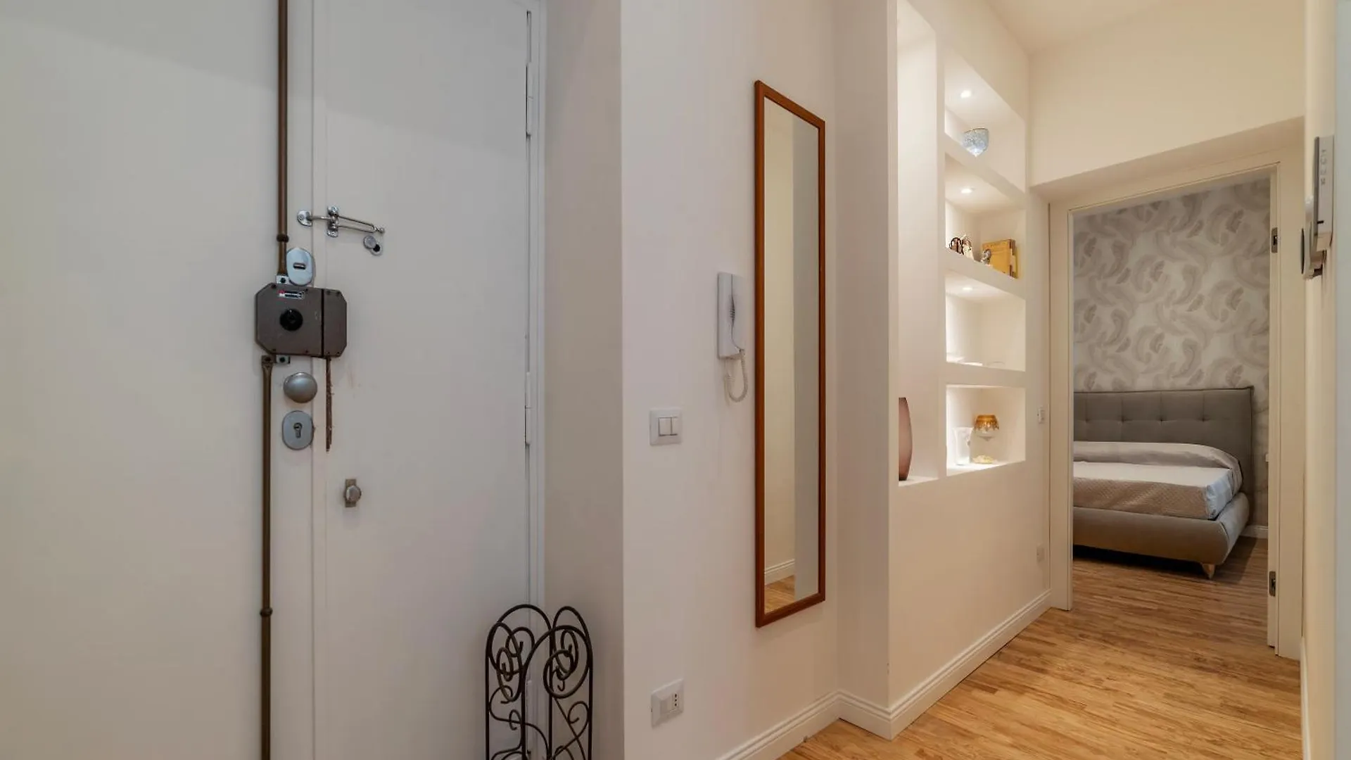 Rome Huge & Cozy Apartment Italy