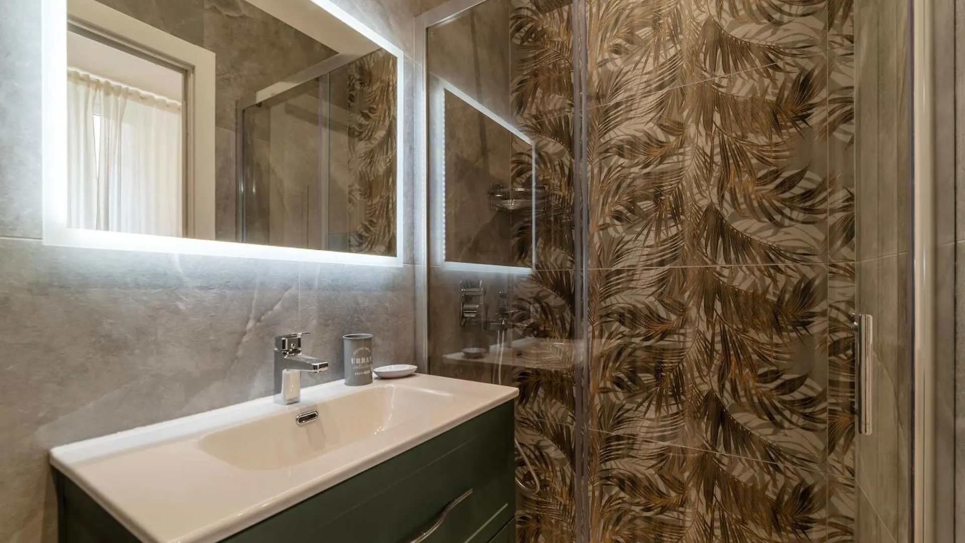 Rome Huge & Cozy Apartment Italy